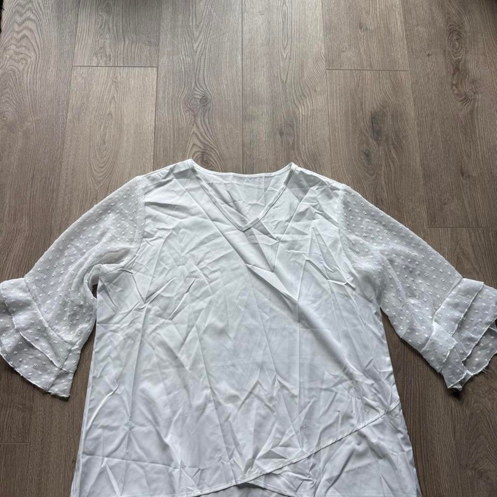 White Swiss Dot Mesh Sleeve Blouse Large Women's V Neck Tiered Ruffle Sleeve Top